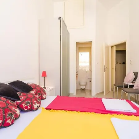 Little Brothers - Two Bedroom Ragusa