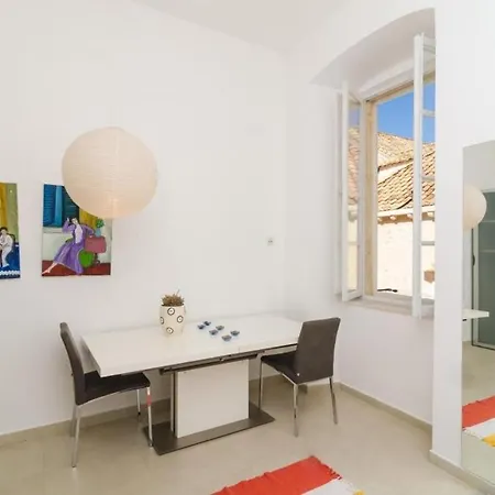 아파트 Little Brothers - Two Bedroom